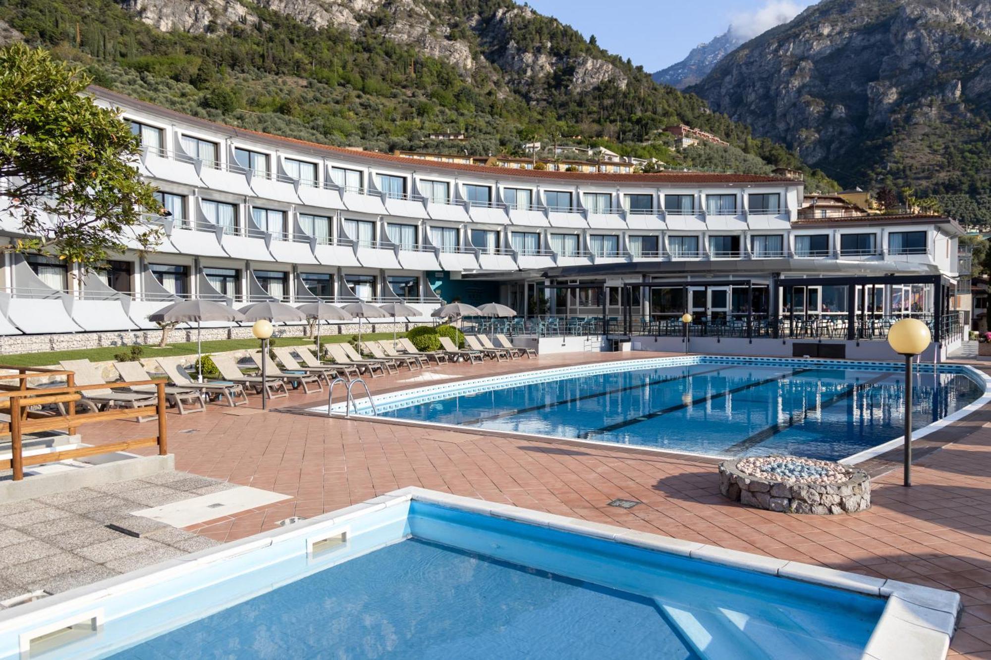 Aria Life Hotel Лимоне сул Гарда Екстериор снимка